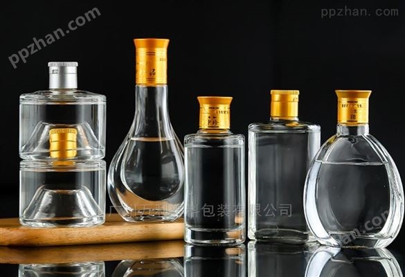 小酒瓶生产厂家，玻璃酒瓶定做厂家