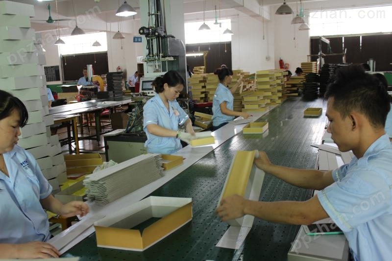 宏仕达月饼盒厂家八粒装月饼盒內围边生产线